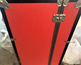 Red trunk