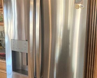GE stainless steel refrigerator