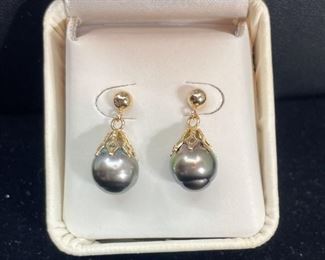 14K Gold Pearl Earrings 