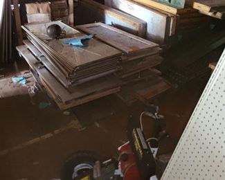 Walk in cooler walls