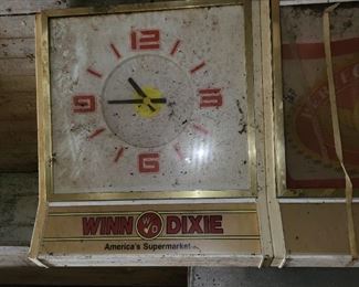 5' vintage Winn Dixie clock