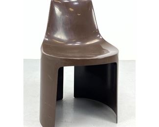 Lot 1040 Umbo stacking chair by Kay Leroy Ruggles for Directional