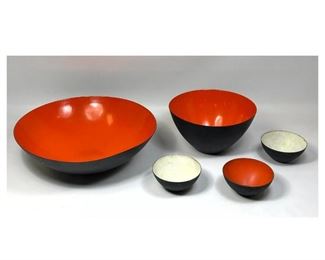 Lot 1343 5pcs Krenit bowls assorted sizes. 