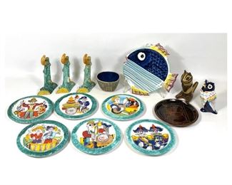Lot 1353 Italian Pottery Lot. DeSimone plates and Vietri Tree shaped wall hooks 