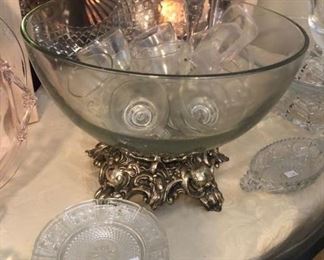 Footed punchbowl and cups