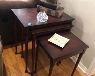 Set of 3 nesting end tables