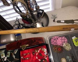 Victoria Rosebuds mini-bat by Hillerich & Bradsby!