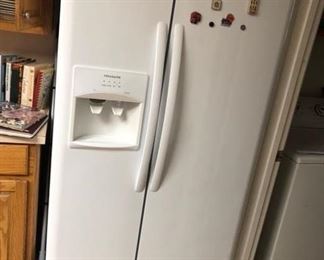 Frigidaire side by side fridge w/ ice maker