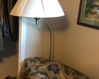 Floor standing reading lamp