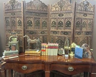 Broyhill 100th Anniversary Console/ Sideboard, Carved & Pierced Vintage Screen