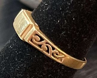 SKALET 14k Gold Band