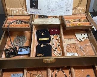 Vintage Jewelry Box Jewelry