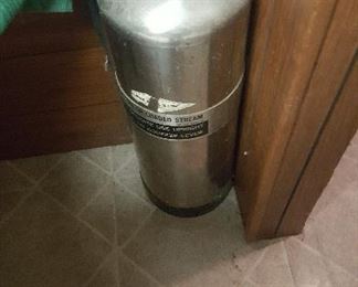 METAL FIRE EXTINGUISHER