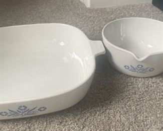 Lot of 2 Vintage Pyrex Dishes