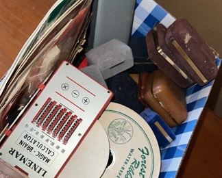 EMPTY jewelry boxes.. 