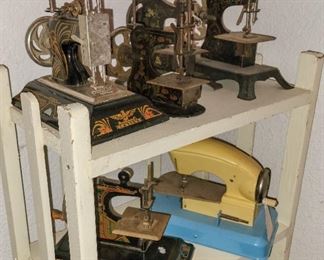 Toy sewing machinet
