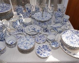 Tettau Royal Bayreuth dinnerware and other blue and white