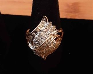HAG07 Vtg Diamond Ring