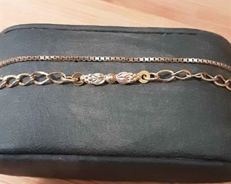 HAG22 Gold Bracelets