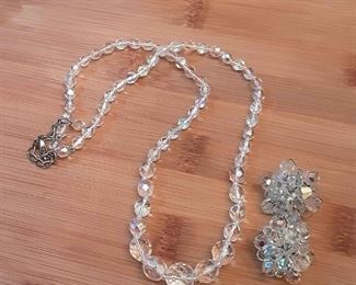 WES30 Vintage Multifaceted Iridescent Necklace And Earrings Set