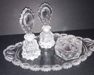L.E. Smith glass vanity set - Stunning!