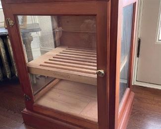 Cigar chest company, humidor of Haverhill, Mass.