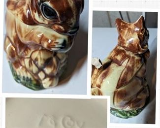 Pottery Cookie Jar: McCoy Squirrel (chipped)
