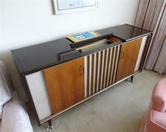 Grundig Stereo Console SO 390 WE