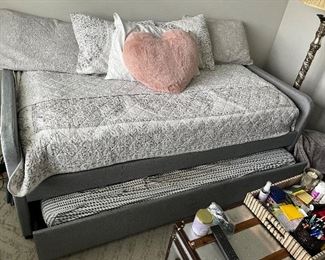 Daybed with (2) twin mattresses and bedding