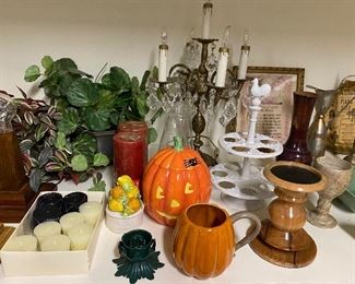 Large selection of holiday items and home decor, much of it vintage.