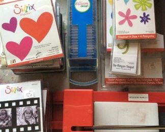 SIZZIX DIE CUTTING MACHINE & DIES