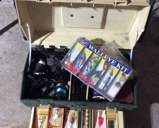 TACKLE BOX & TACKLE