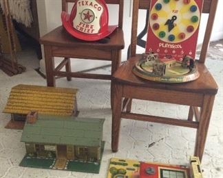 TIN LITHO TOYS, CHILDREN'S CHAIRS