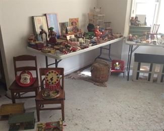 VINTAGE TOYS & GAMES