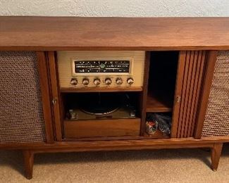 Mid-Century Modern Curtis Mathes, Stereophonic Hi-Fidelity Music Center Radio/Record player