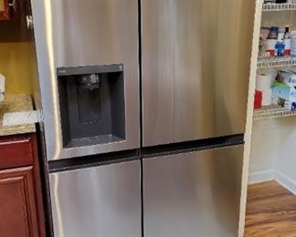 Like New LG Fingerprint Resistant Stainless 27.3 cu.ft Refrigerator. Recently Paid +$1300. Our price = much Lower. Clean and is as New