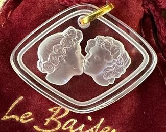LALIQUE Le Baiser Crystal Kiss Pendant with Original Pouch and Box