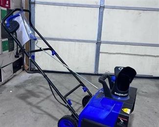 Snow Joe 22 inch 15 amp electric snow thrower (appears new)