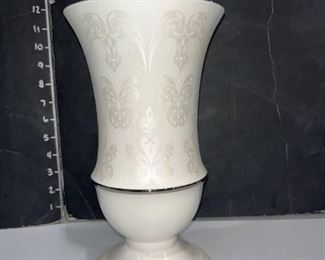 Lenox opal innocence wedding vase 10 in tall