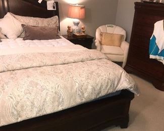Items Located In The 3rd Bedroom (Master)