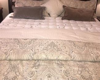Items Located In The 3rd Bedroom (Master)