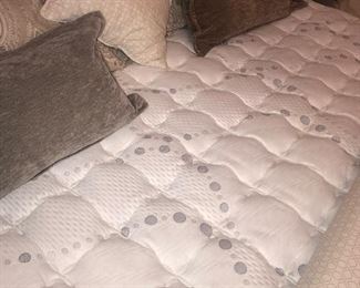 Items Located In The 3rd Bedroom (Master)