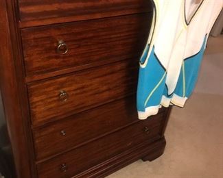 Items Located In The 3rd Bedroom (Master)