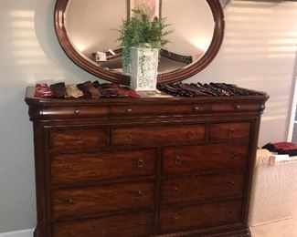 Items Located In The 3rd Bedroom (Master)