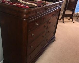 Items Located In The 3rd Bedroom (Master)