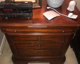 Items Located In The 3rd Bedroom (Master)