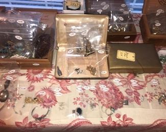 Items Located In The 3rd Bedroom (Master)
