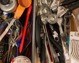 Pampered Chef & other name brand utensils 