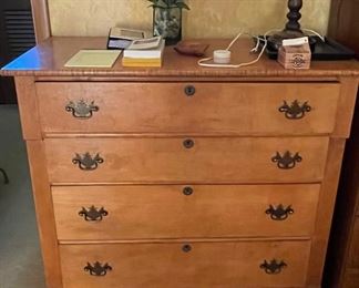 Chest of drawers