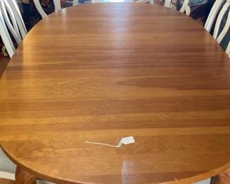 Lexington dining table #62487 with two leaves